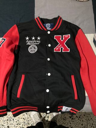 Sudaderas de marca precio negociable de segunda mano por 10 EUR en Sant Boi  de Llobregat en WALLAPOP