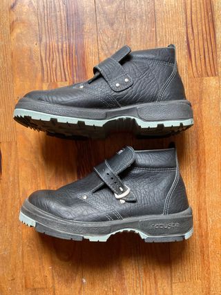 BOTAS DE SOLDADOR ROBUSTA de segunda mano por 15 EUR en Lasarte-Oria en  WALLAPOP
