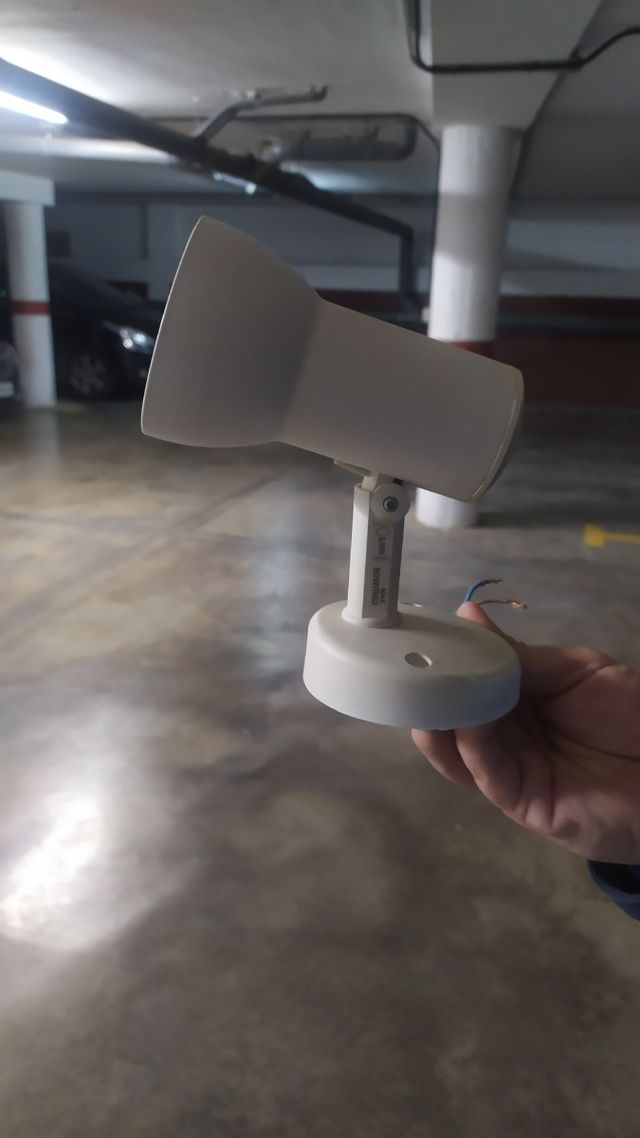 Lámpara techo, foco.