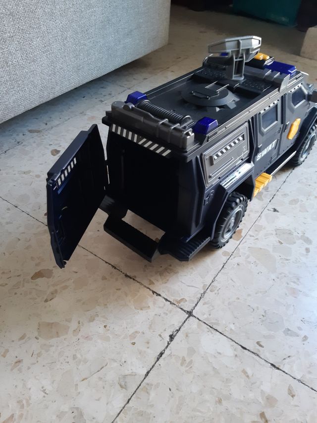 Camion policia SWAT