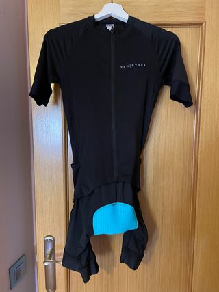 Conjunto Van Rysel Culote M Maillot M de segunda mano por 35 EUR en Bargas  en WALLAPOP