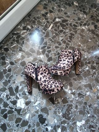 Botín leopardo - Marypaz. de segunda mano por 10 EUR en Almería en WALLAPOP