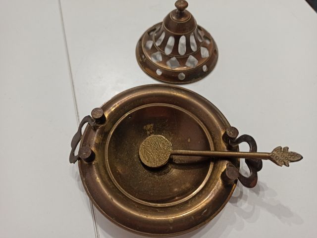 incensario de bronce Antiguo