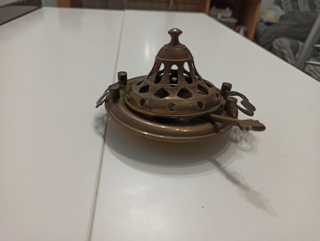 incensario de bronce Antiguo