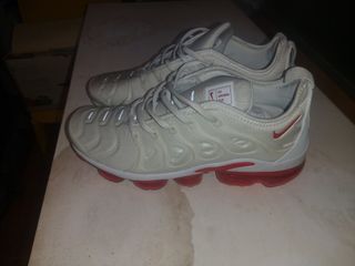 Nike vapormax 41 de segunda mano por 50 EUR en Valencia en WALLAPOP