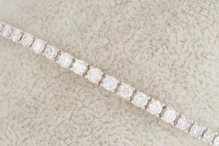 Pulsera de oro blanco de 18kt diamantes de 5.30 ct