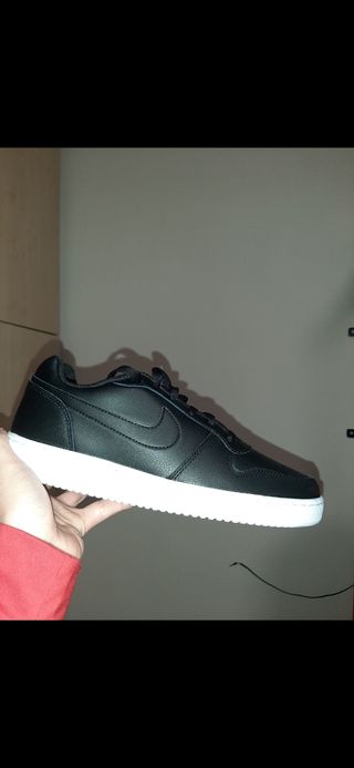 Nike Ebernon Low 42 de segunda mano por 60 EUR en Barcelona en WALLAPOP