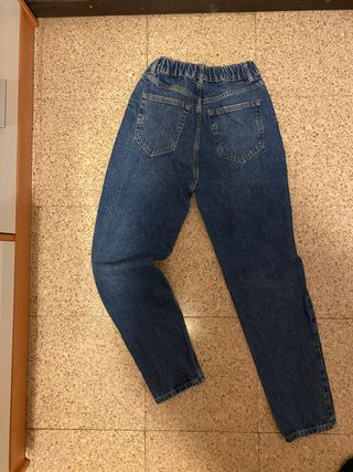 Tejanos Pull and Bear de segunda mano por 5 EUR en Barcelona en WALLAPOP