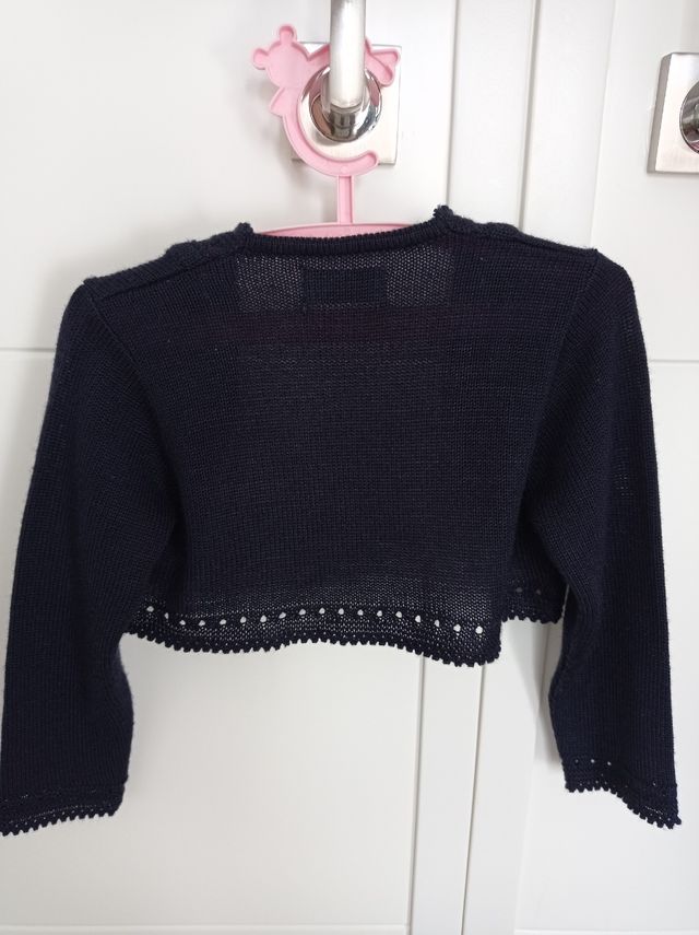 Rebeca niña azul marino