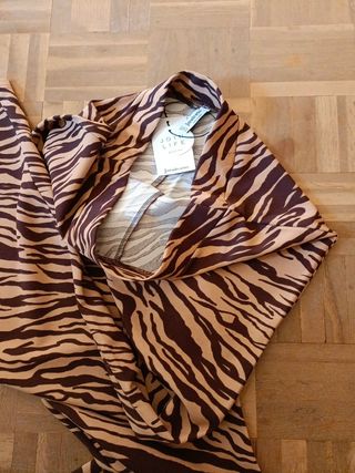 Pantalones cebra de Stradivarius de segunda mano por 5 EUR en Madrid en  WALLAPOP