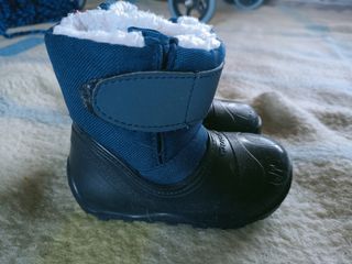 Botas nieve talla 22\\/23 de segunda mano por 8 EUR en Valdemorillo en  WALLAPOP