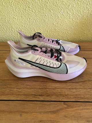 Zapatillas Nike Zoom Gravity Zapatillas de running de segunda mano por 75  EUR en Sevilla en WALLAPOP