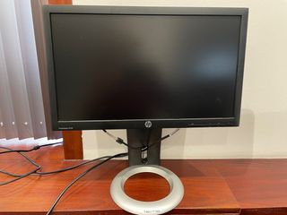 Monitor HP ProDisplay P201 de segunda mano por 20 EUR en Pamplona en  WALLAPOP