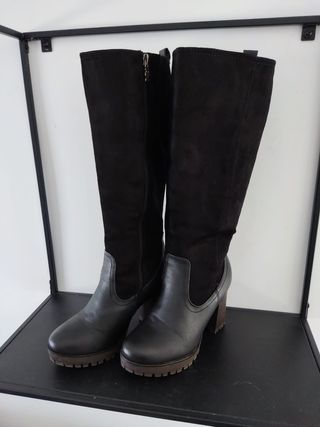 Botas altas tacón Xti de segunda mano por 35 EUR en Murcia en WALLAPOP