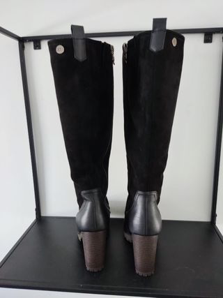 Botas altas tacón Xti de segunda mano por 35 EUR en Murcia en WALLAPOP