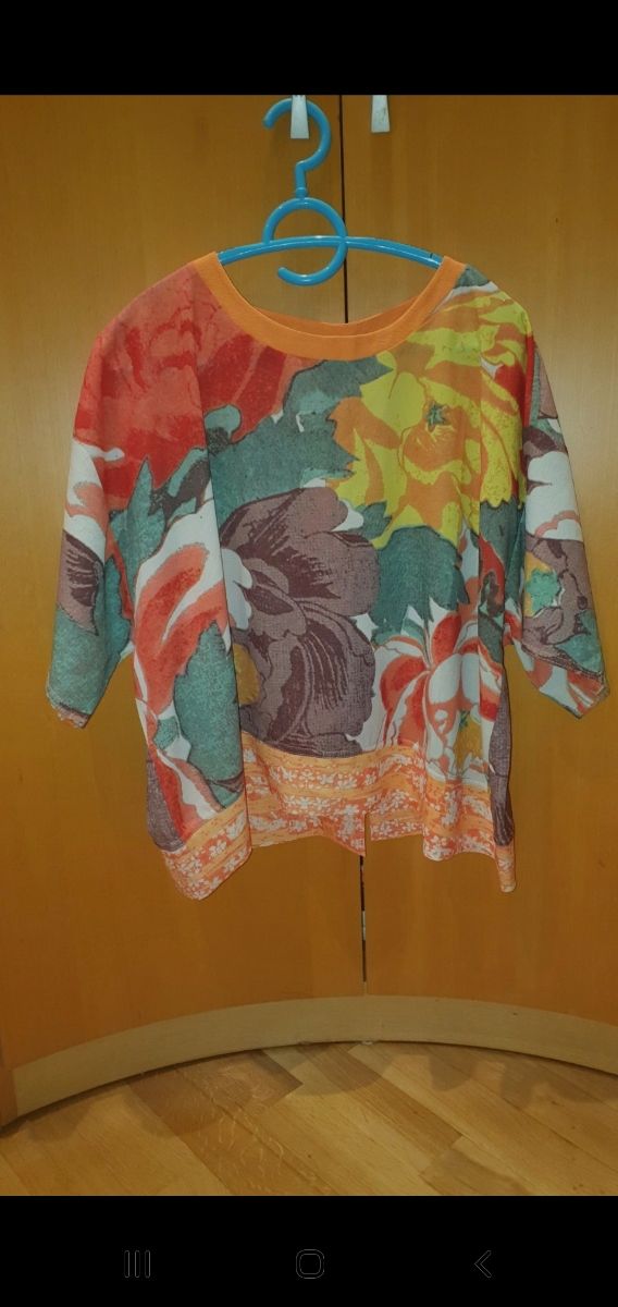 Camiseta floral Zara