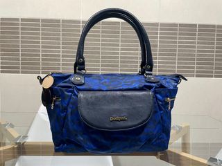 Bolso azul marino Desigual. de segunda mano por 20 EUR en Mérida en WALLAPOP