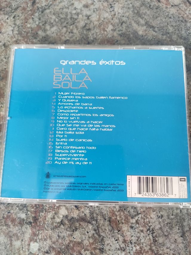 CD ELLA BAILA SOLA