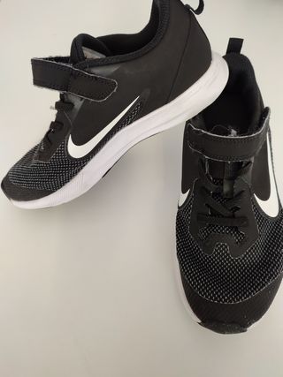 Zapatillas Nike Talla 35 de segunda mano por 10 EUR en Xativa en WALLAPOP