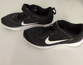 Zapatillas Nike Talla 35 de segunda mano por 10 EUR en Xativa en WALLAPOP