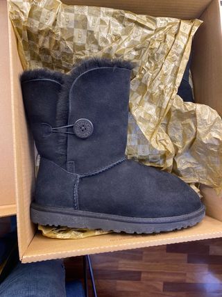 Botas UGG talla 40 de segunda mano por 75 EUR en Urbina en WALLAPOP
