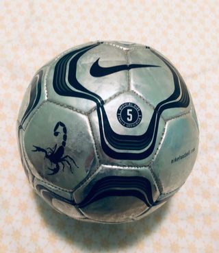 Balon original nike plata Chrome scorpion de segunda mano por 49,99 EUR en  Las Villas de Nuevo Baztan en WALLAPOP