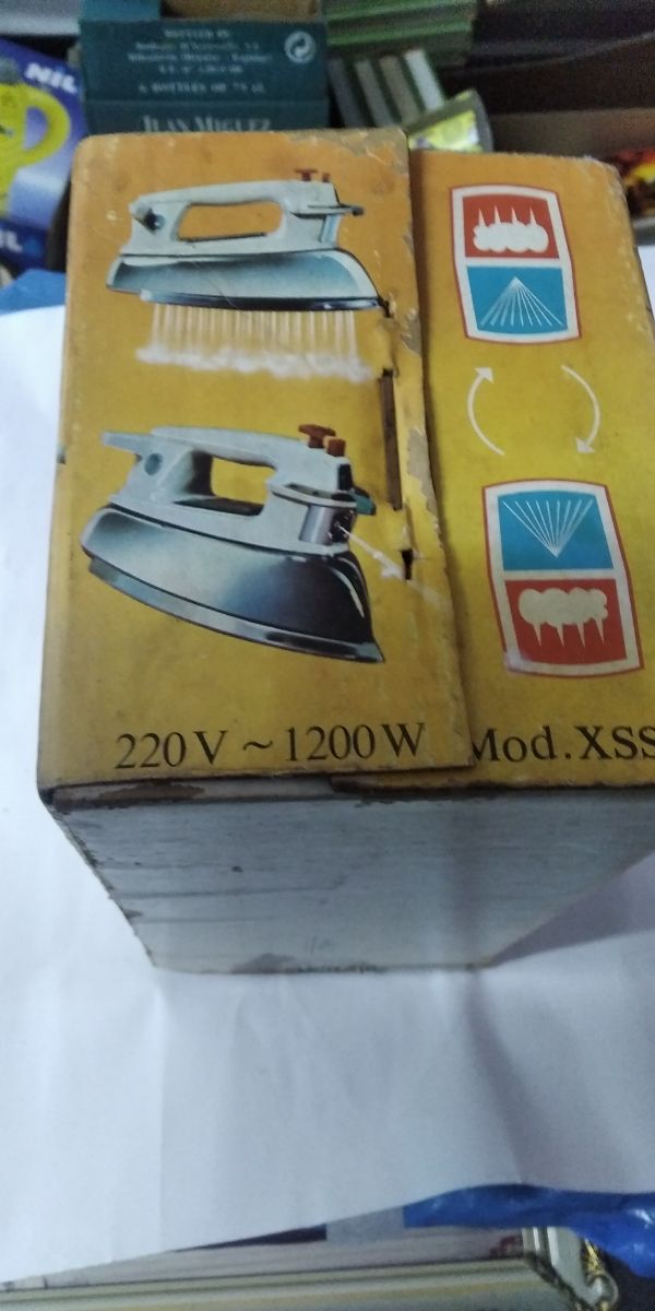 plancha antigua con caja original