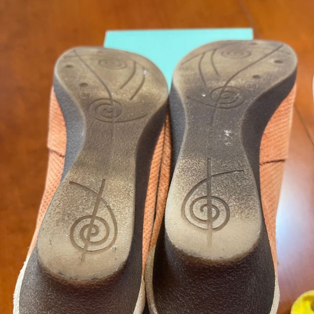 Botines de piel de ante con tacón de cuña