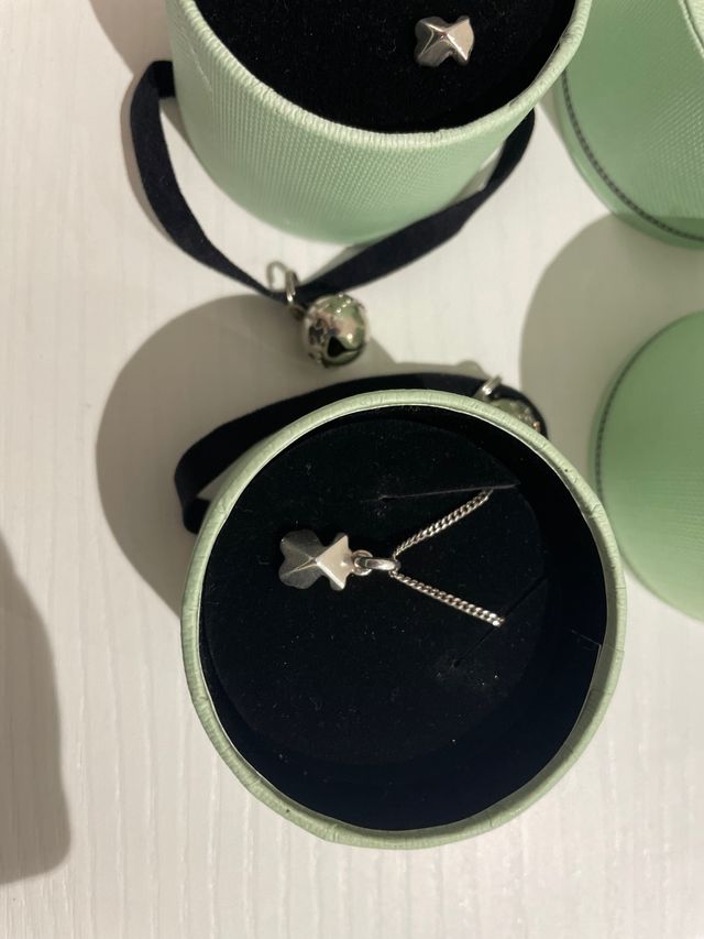 Conjunto colgante y pendientes tous