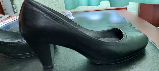 ZAPATOS NEGROS TALLA 38