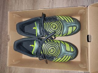 Botas Futbol NUEVAS Nike Total 90 (38-40) de segunda mano por 25 EUR en  Zaragoza en WALLAPOP