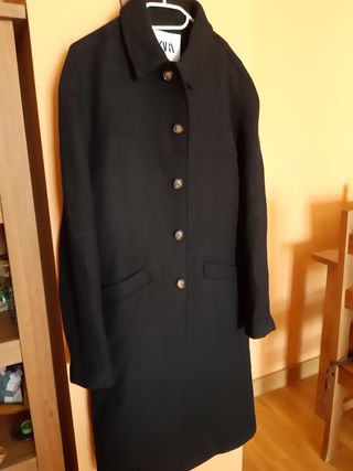 Abrigo Hombre Azul Marino. Talla L-XL. Zara de segunda mano por 35 EUR en  Torrejón de Ardoz en WALLAPOP