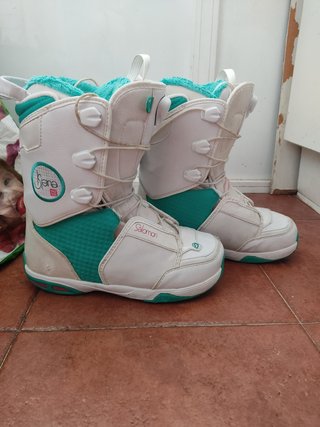 BOTAS SNOW MARCA SALOMON de segunda mano por 35 EUR en Majadahonda en  WALLAPOP