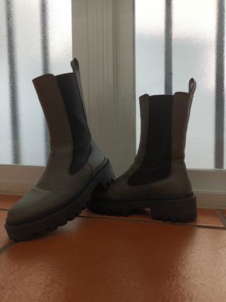 Botas Primark Verdes de segunda mano por 13 EUR en Sevilla en WALLAPOP