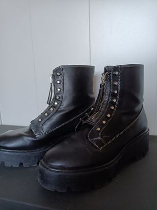 Botas Militar Bershka de segunda mano por 3 EUR en Torrejón del Rey en  WALLAPOP