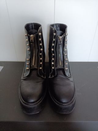 Botas Militar Bershka de segunda mano por 3 EUR en Torrejón del Rey en  WALLAPOP