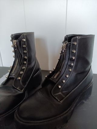 Botas Militar Bershka de segunda mano por 3 EUR en Torrejón del Rey en  WALLAPOP