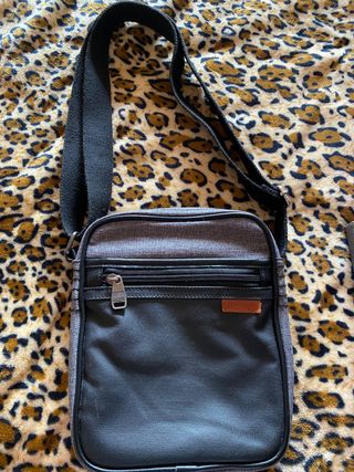 Bandolera de hombre Liberto de segunda mano por 7 EUR en Tiana en WALLAPOP
