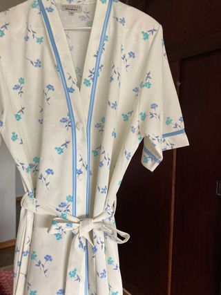 Bata casa señora lencería de el Corte Ingles de segunda mano por 15 EUR en  A Coruña en WALLAPOP