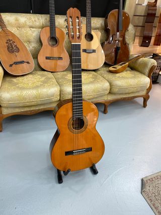 Guitarra española Admira Modelo monica de segunda mano por 90 EUR en Elche  en WALLAPOP