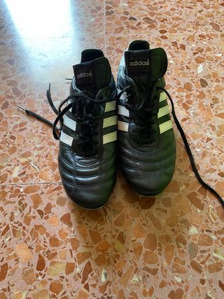 Botas fútbol Kaiser 5 de segunda mano por 50 EUR en Oliva en WALLAPOP