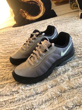 Zapatillas nike de segunda mano por 37 EUR en Torremolinos en WALLAPOP