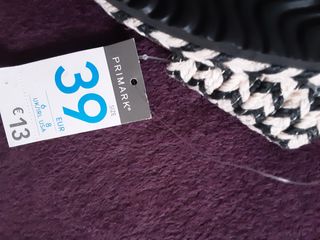 Sandalias cuña (39) PRIMARK de segunda mano por 4 EUR en Vitoria-Gasteiz en  WALLAPOP