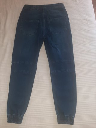 Pantalón hombre chandal-vaquero talla S de segunda mano por 5 EUR en Madrid  en WALLAPOP