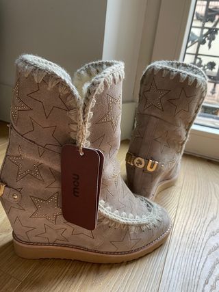 Botas MOU N. 39 de segunda mano por 220 EUR en Briviesca en WALLAPOP
