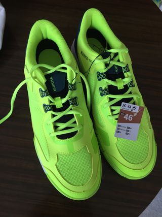 Zapatillas pádel Kuikma Ps 500 de segunda mano por 30 EUR en Bargas en  WALLAPOP