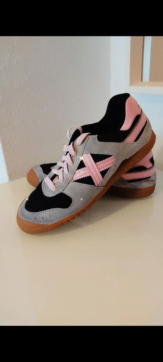 Zapatillas Munich Goal niña o mujer de segunda mano por 20 EUR en Burjassot  en WALLAPOP