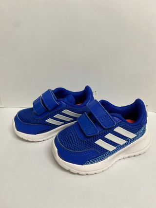 Zapatillas Adidas,talla 20. de segunda mano por 10 EUR en ... كم سعره في الدونات Zapatillas Adidas,talla 20. de segunda mano por 10 EUR en ... كم سعره في الدونات