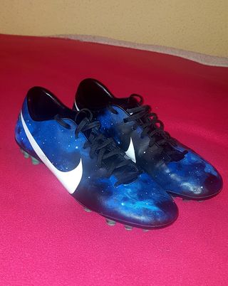Botas de fútbol de segunda mano en Villalbilla en WALLAPOP
