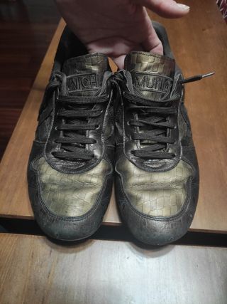 Zapatillas Munich vintage 42 de segunda mano por 10 EUR en Pontevedra en  WALLAPOP
